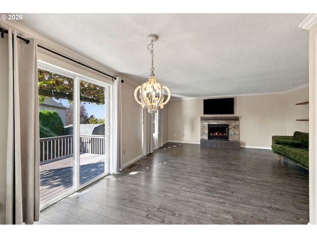 3716 Se SUNRISE Dr, Camas, WA 98607