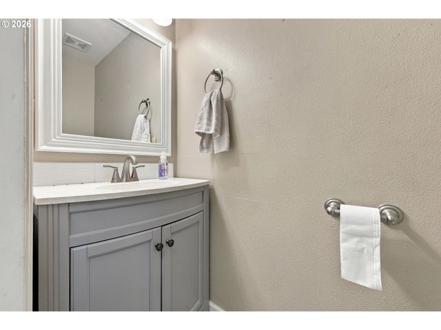3716 Se SUNRISE Dr, Camas, WA 98607