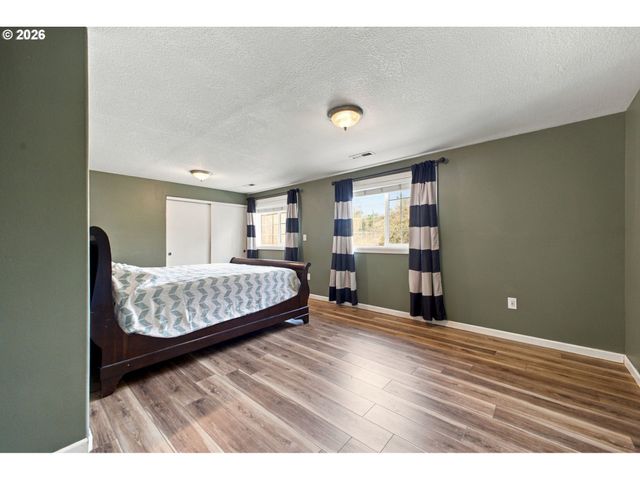 3716 Se SUNRISE Dr, Camas, WA 98607
