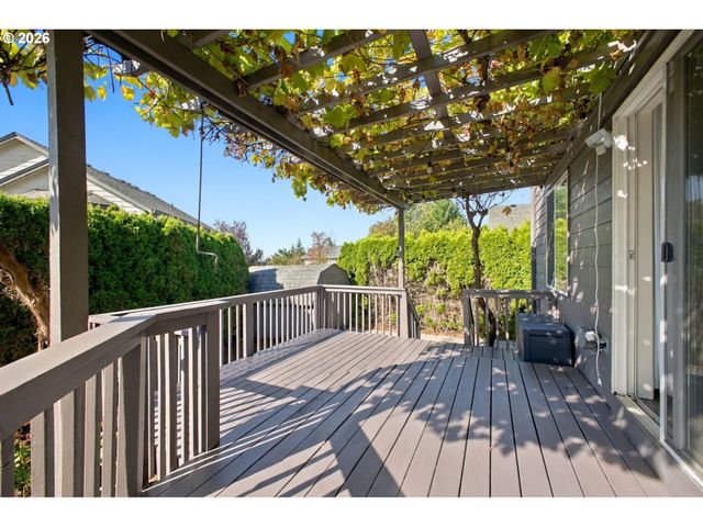 3716 Se SUNRISE Dr, Camas, WA 98607