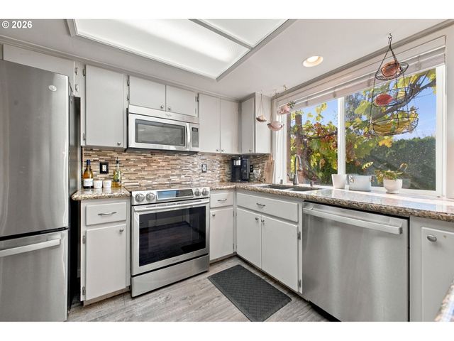 3716 Se SUNRISE Dr, Camas, WA 98607
