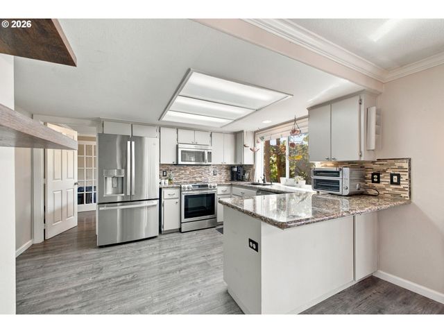 3716 Se SUNRISE Dr, Camas, WA 98607