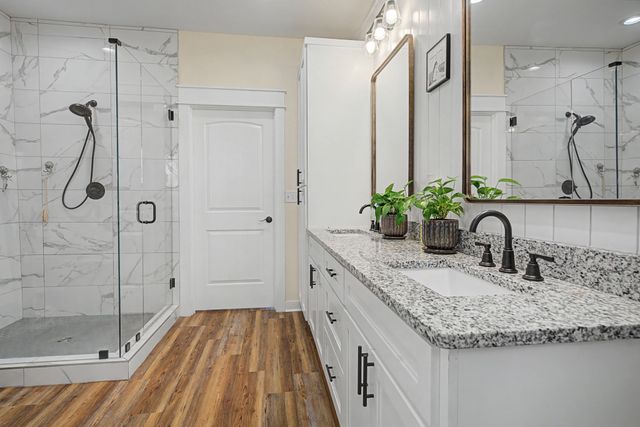 1413 Johnson St, Burns, TN 37029