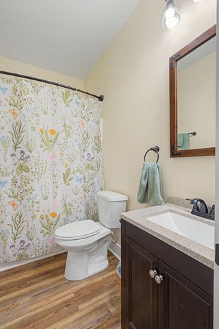 1413 Johnson St, Burns, TN 37029