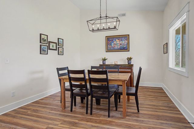 1413 Johnson St, Burns, TN 37029