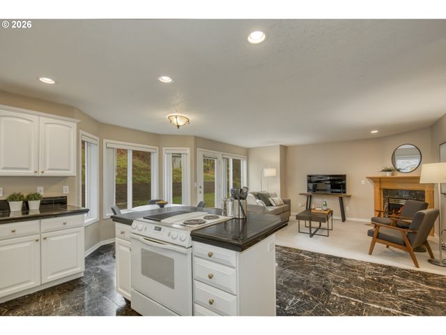 9690 Se 257TH Dr, Damascus, OR 97089