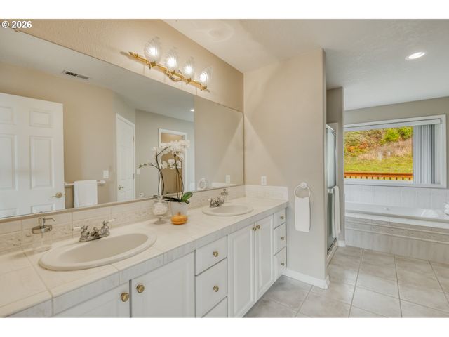 9690 Se 257TH Dr, Damascus, OR 97089