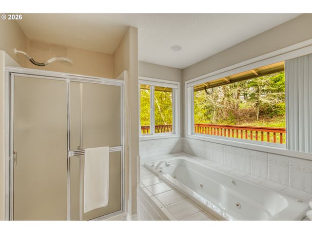 9690 Se 257TH Dr, Damascus, OR 97089