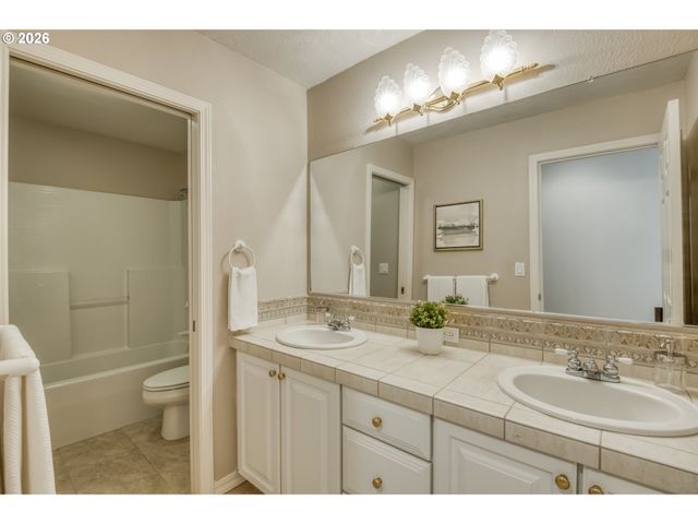 9690 Se 257TH Dr, Damascus, OR 97089