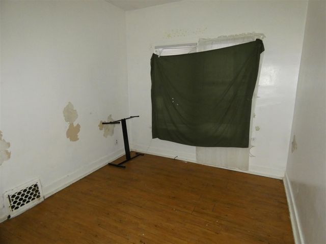 864 Highland Avenue, Benton Harbor, MI 49022