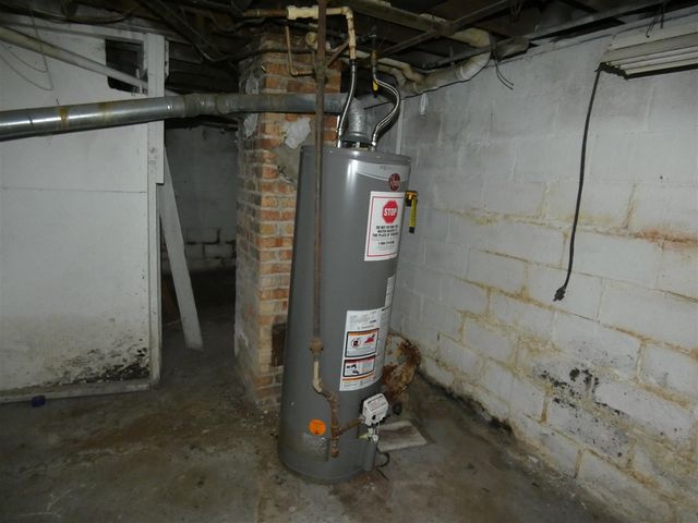 864 Highland Avenue, Benton Harbor, MI 49022