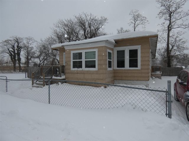 864 Highland Avenue, Benton Harbor, MI 49022