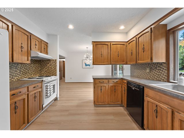 14646 Ne WEIDLER St, Portland, OR 97230