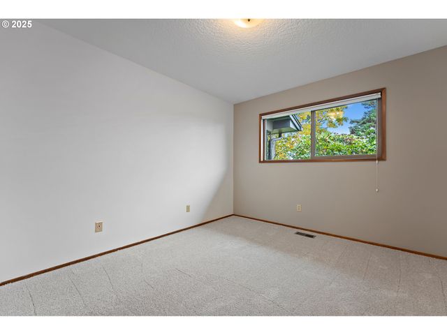 14646 Ne WEIDLER St, Portland, OR 97230