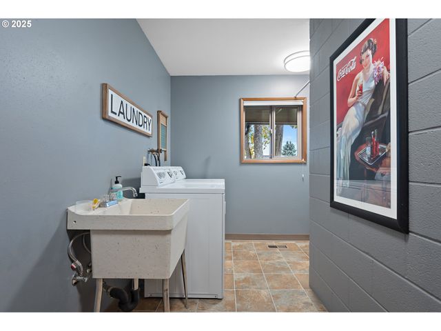 14646 Ne WEIDLER St, Portland, OR 97230