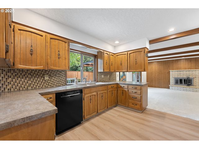 14646 Ne WEIDLER St, Portland, OR 97230