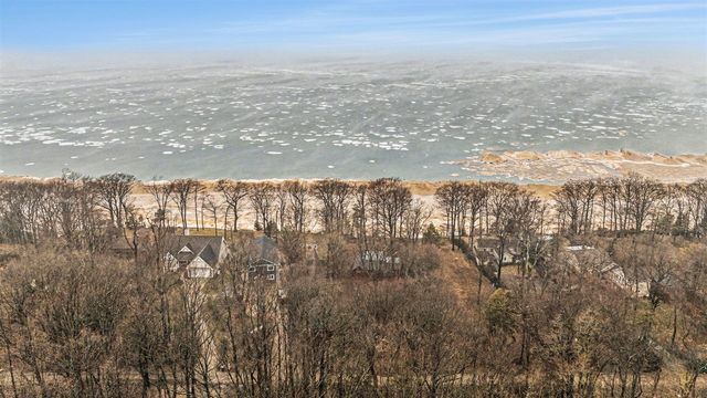 1812 Morning Glory Lane, Fennville, MI 49408