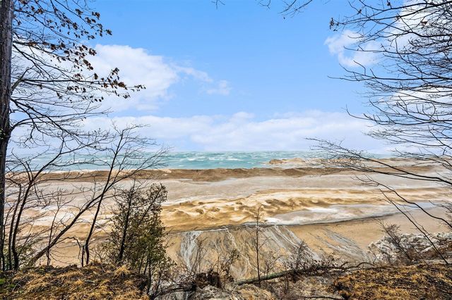 1812 Morning Glory Lane, Fennville, MI 49408