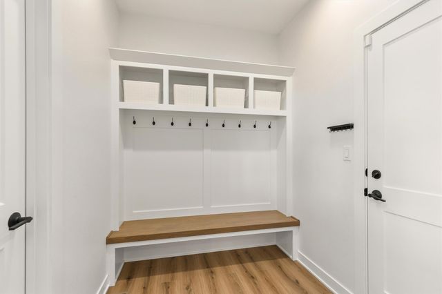 11174 Westport Drive, West Des Moines, IA 50266