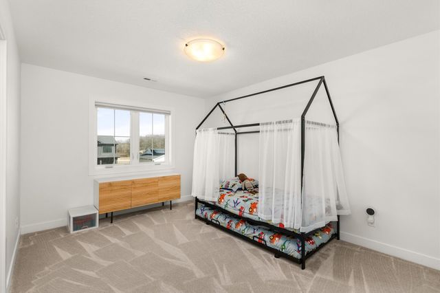 11174 Westport Drive, West Des Moines, IA 50266