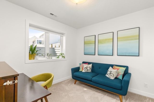 11174 Westport Drive, West Des Moines, IA 50266