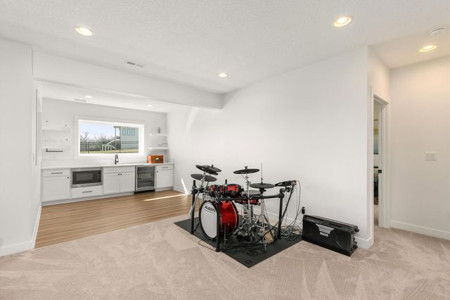 11174 Westport Drive, West Des Moines, IA 50266