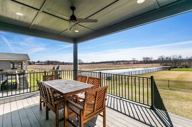 11174 Westport Drive, West Des Moines, IA 50266