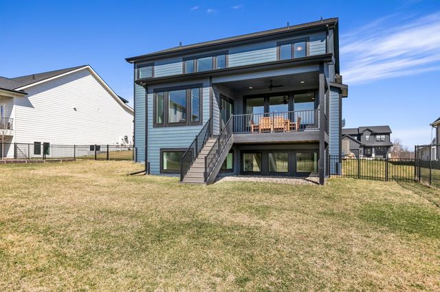 11174 Westport Drive, West Des Moines, IA 50266