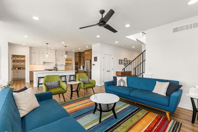 11174 Westport Drive, West Des Moines, IA 50266