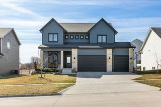 11174 Westport Drive, West Des Moines, IA 50266