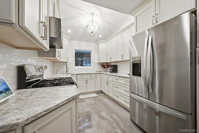 377 Deer Road, Ronkonkoma, NY 11779