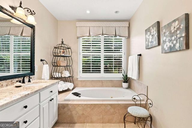 2150 Roos Place NE, Marietta, GA 30066