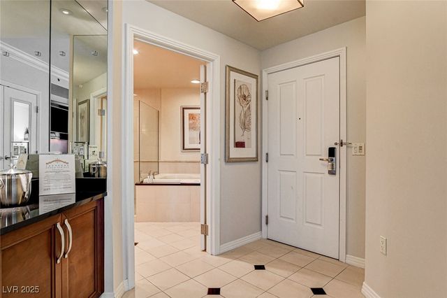 135 East Harmon Avenue 2211, Las Vegas, NV 89109