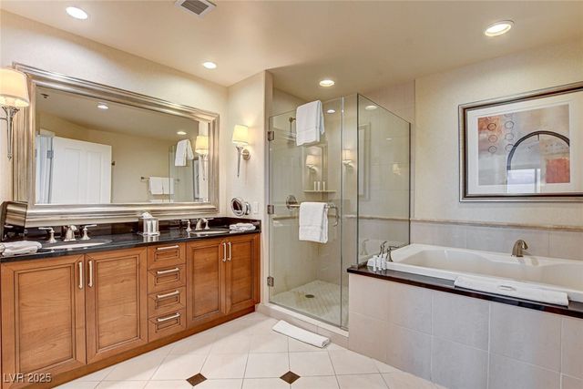 135 East Harmon Avenue 2211, Las Vegas, NV 89109