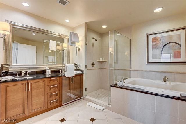 135 East Harmon Avenue 2211, Las Vegas, NV 89109