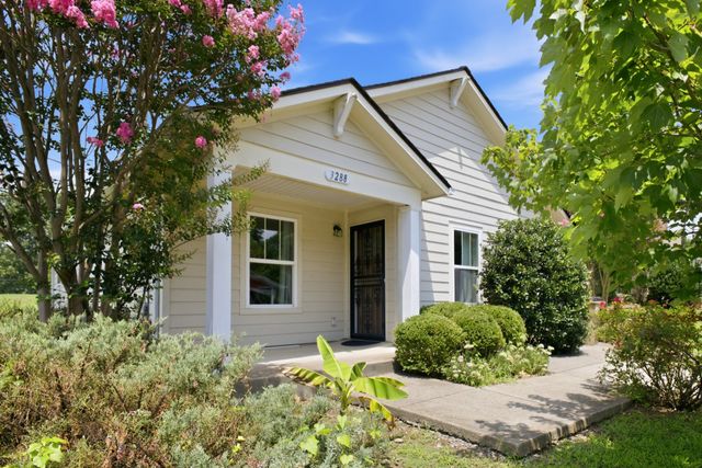 3288 Rainwood Dr, Nashville, TN 37207
