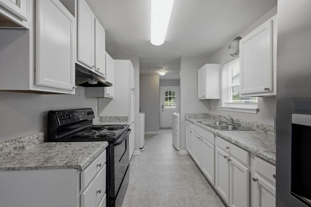 3288 Rainwood Dr, Nashville, TN 37207