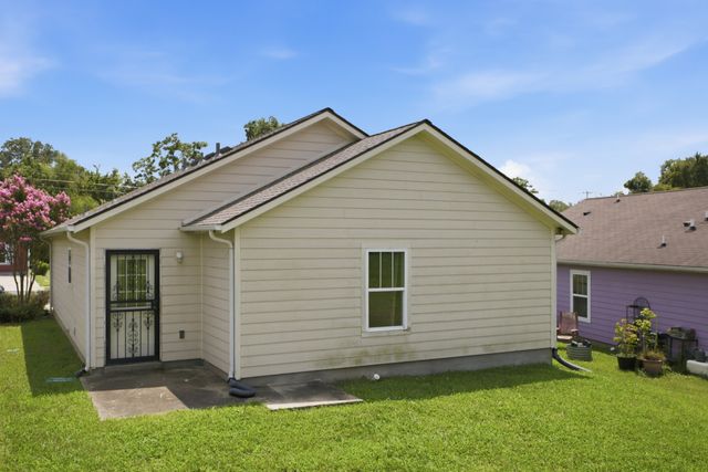 3288 Rainwood Dr, Nashville, TN 37207