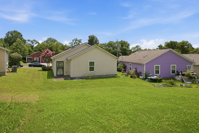 3288 Rainwood Dr, Nashville, TN 37207