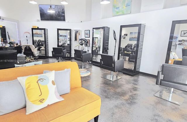 90 SW 3rd St, Miami, FL 33130