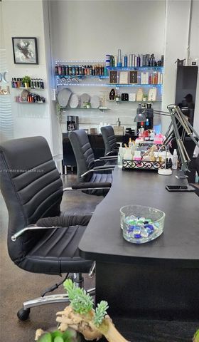 90 SW 3rd St, Miami, FL 33130