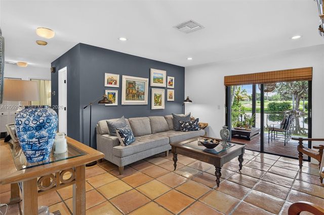 400 Sea Turtle Ter, Plantation, FL 33324
