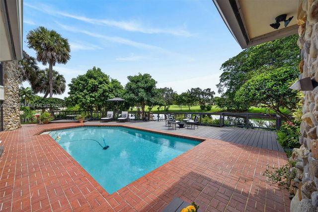 400 Sea Turtle Ter, Plantation, FL 33324
