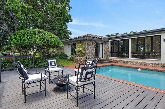 400 Sea Turtle Ter, Plantation, FL 33324