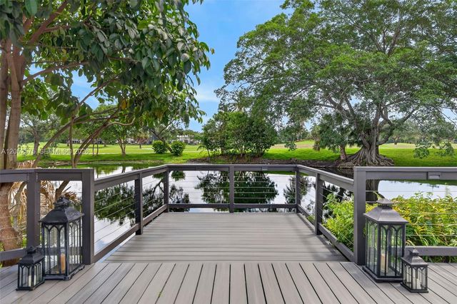 400 Sea Turtle Ter, Plantation, FL 33324