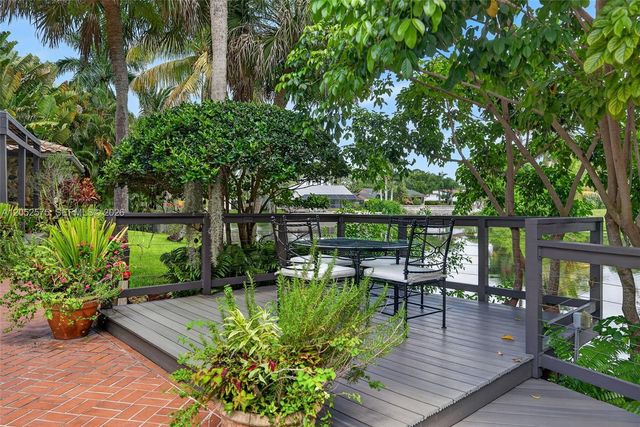400 Sea Turtle Ter, Plantation, FL 33324