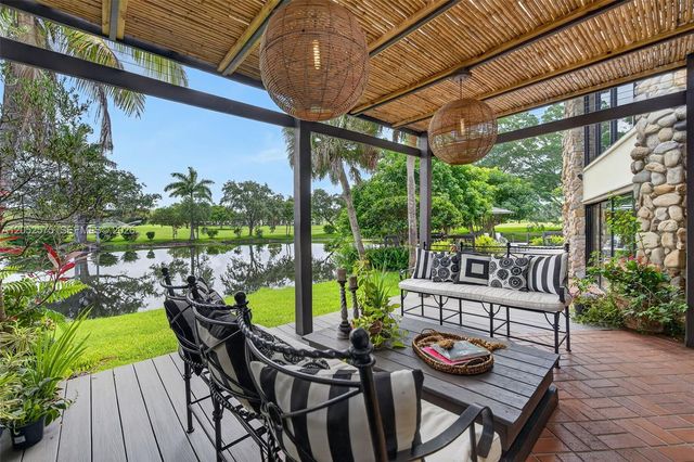 400 Sea Turtle Ter, Plantation, FL 33324