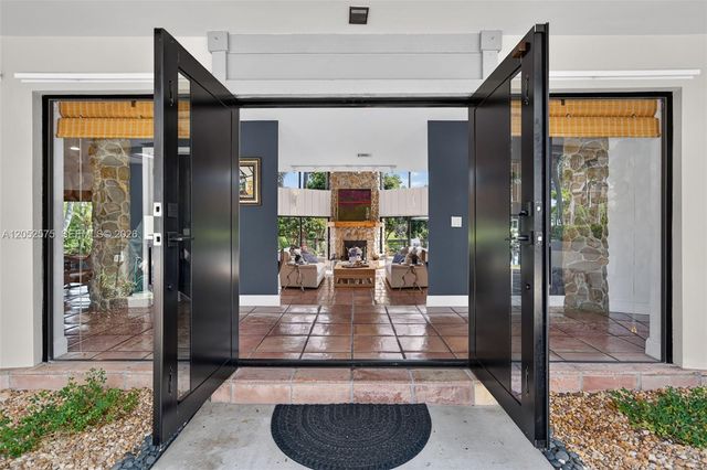 400 Sea Turtle Ter, Plantation, FL 33324