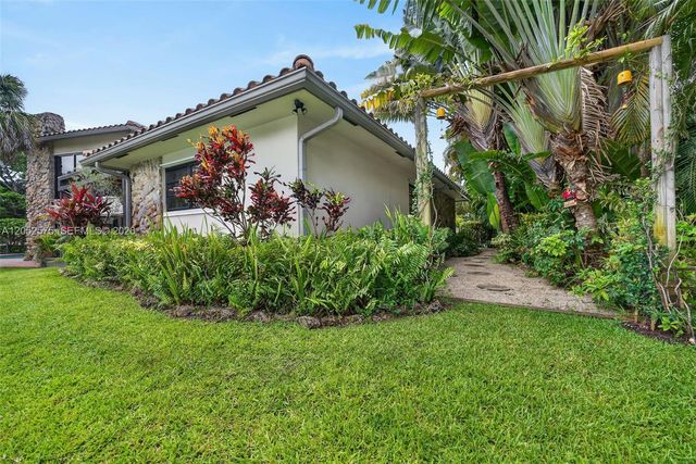 400 Sea Turtle Ter, Plantation, FL 33324
