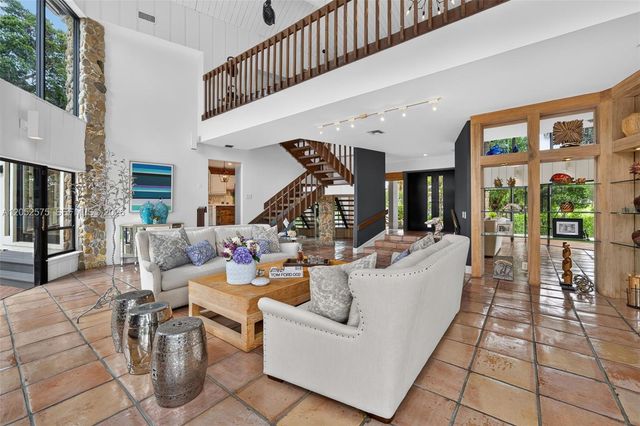400 Sea Turtle Ter, Plantation, FL 33324